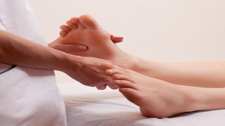 A Podiatrist Bonita Springs FL Provides Foot and Ankle Care